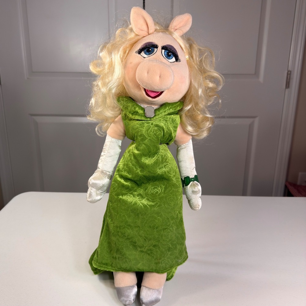 Disney Store Miss Piggy Plush The Muppets Green Velvet Dress 18 Inch Doll